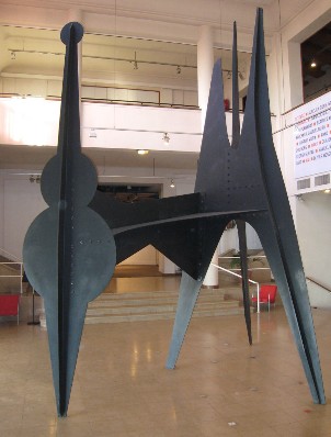Le Caliban de Calder &agrave; Bourges